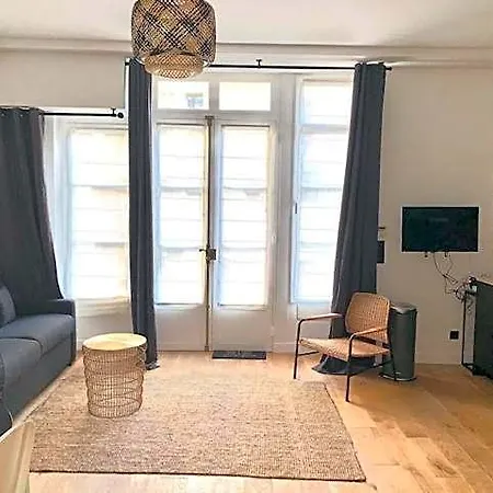 Luxe Parisien - Petit Varenne شقة فندقية باريس